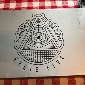 Kyrie Five , Have a Nike day shoes